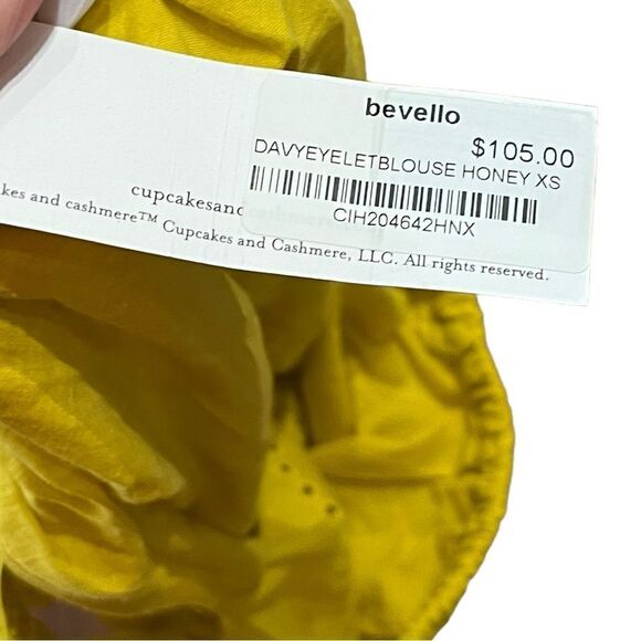 Cupcakes And Cashmere Women’s Davy Off The Shoulder Eyelet Top, Size XS, NWT - Picture 10 of 10